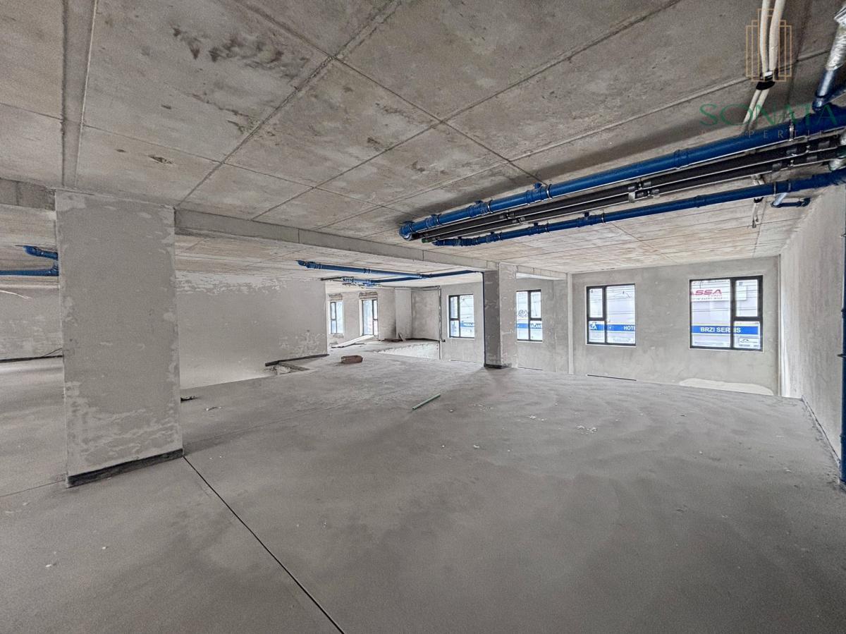 Odličan lokal od 630m2 sa galerijom