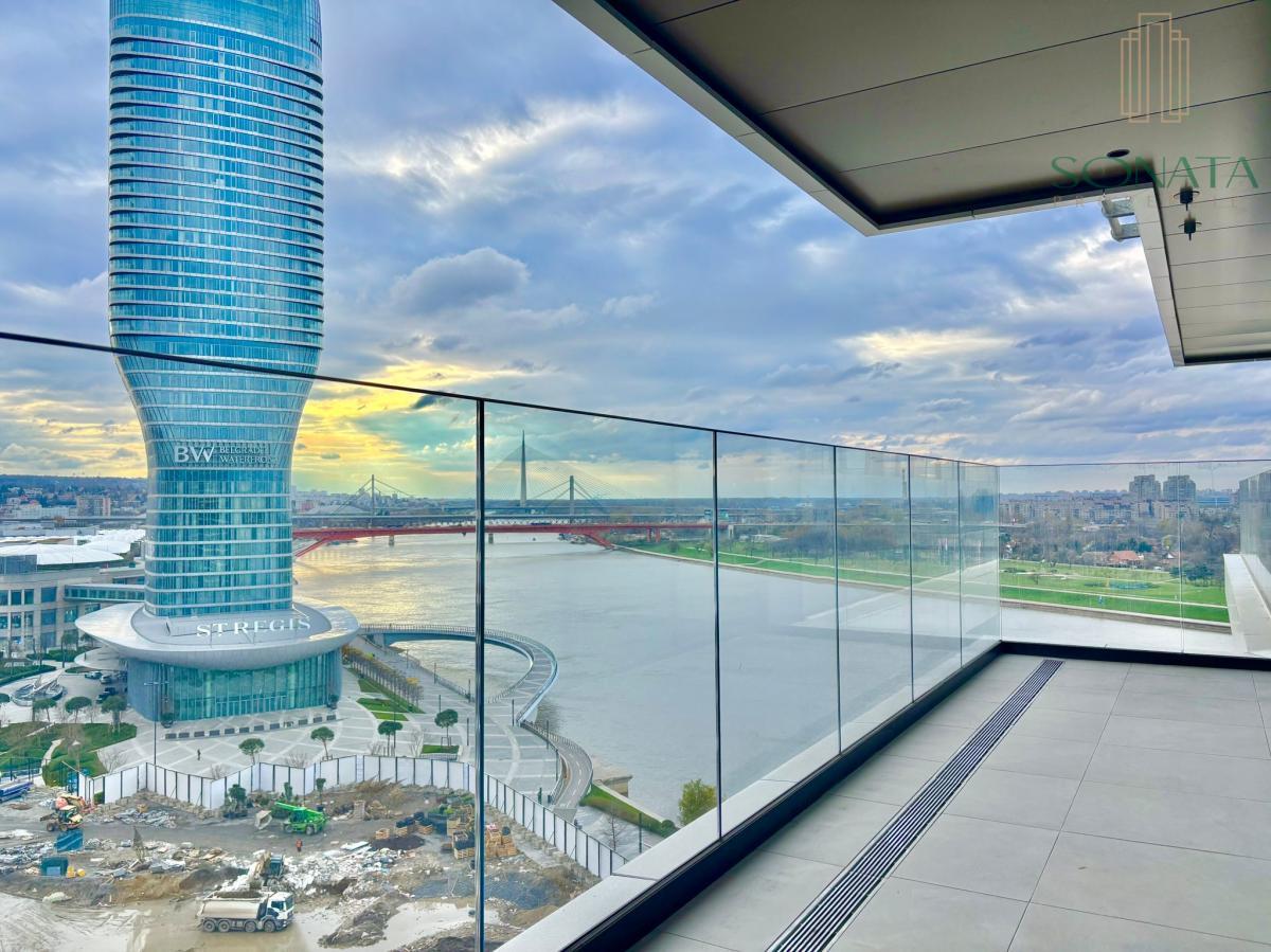 BW RIVIERA one bedroom Riverfront view