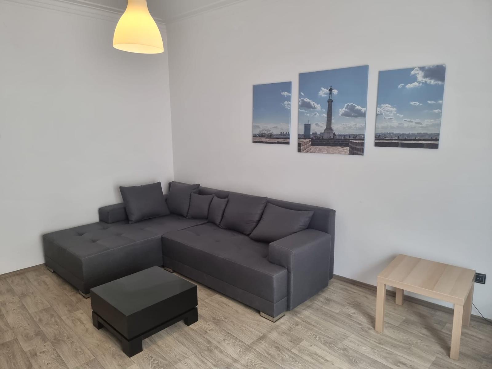 Prodajemo jednoiposoban stan, Hram Svetog Save, 42m²