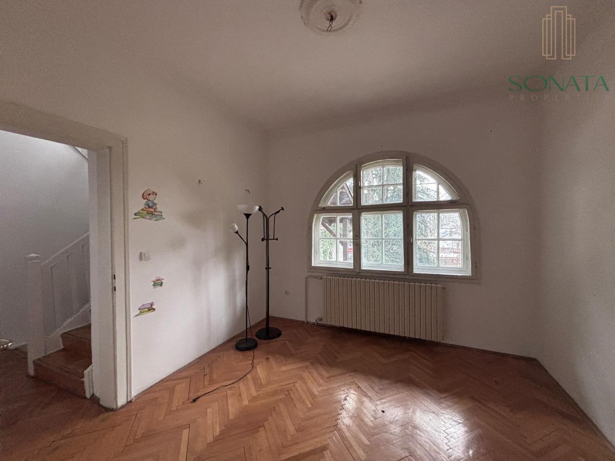 Kuća na placu od 11,05ari, Stari Košutnjak