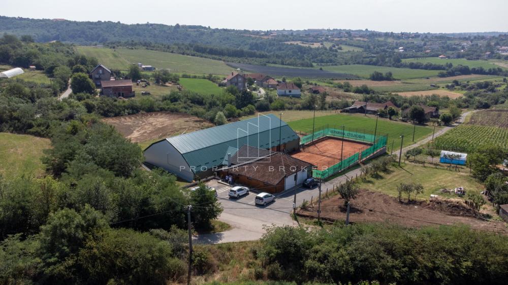 Sportski kompleks sa izvorom mineralne vode