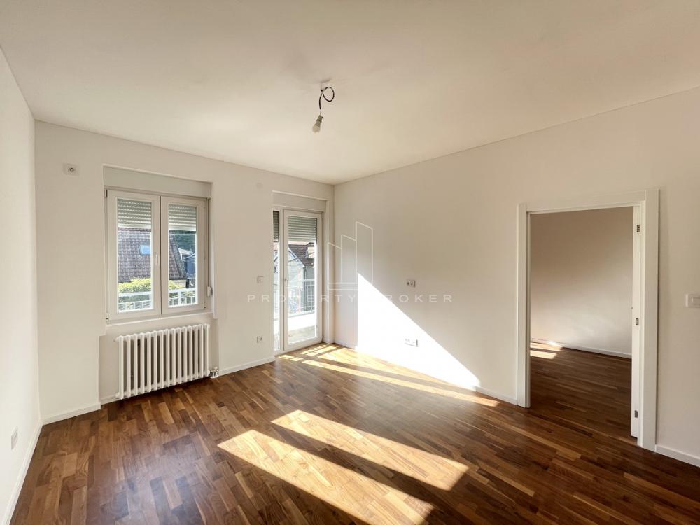 Zemun, useljiv, mereno 104m2, velika terasa