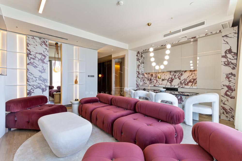 Kula St. Regis │ nesvakidašnji pogled na reku i grad