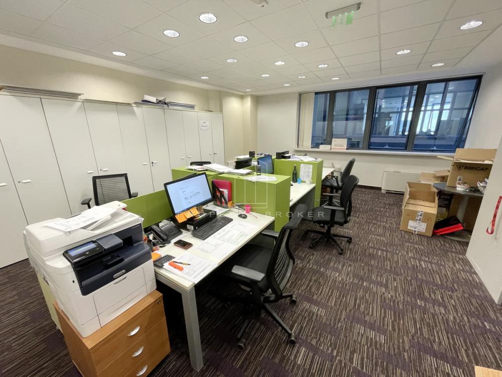 Blok 25, višenamenski prostor, odlična lokacija