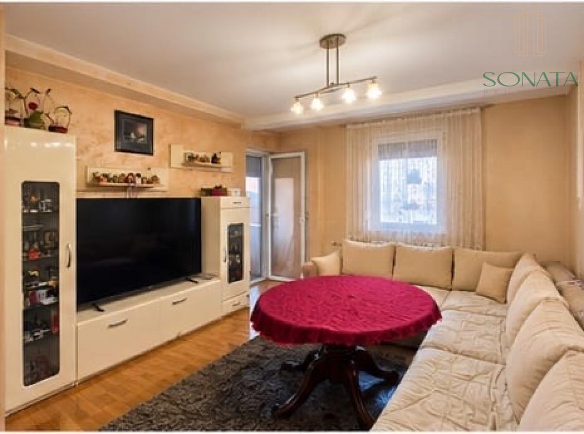 Trosoban stan, novija gradnja, Ledine